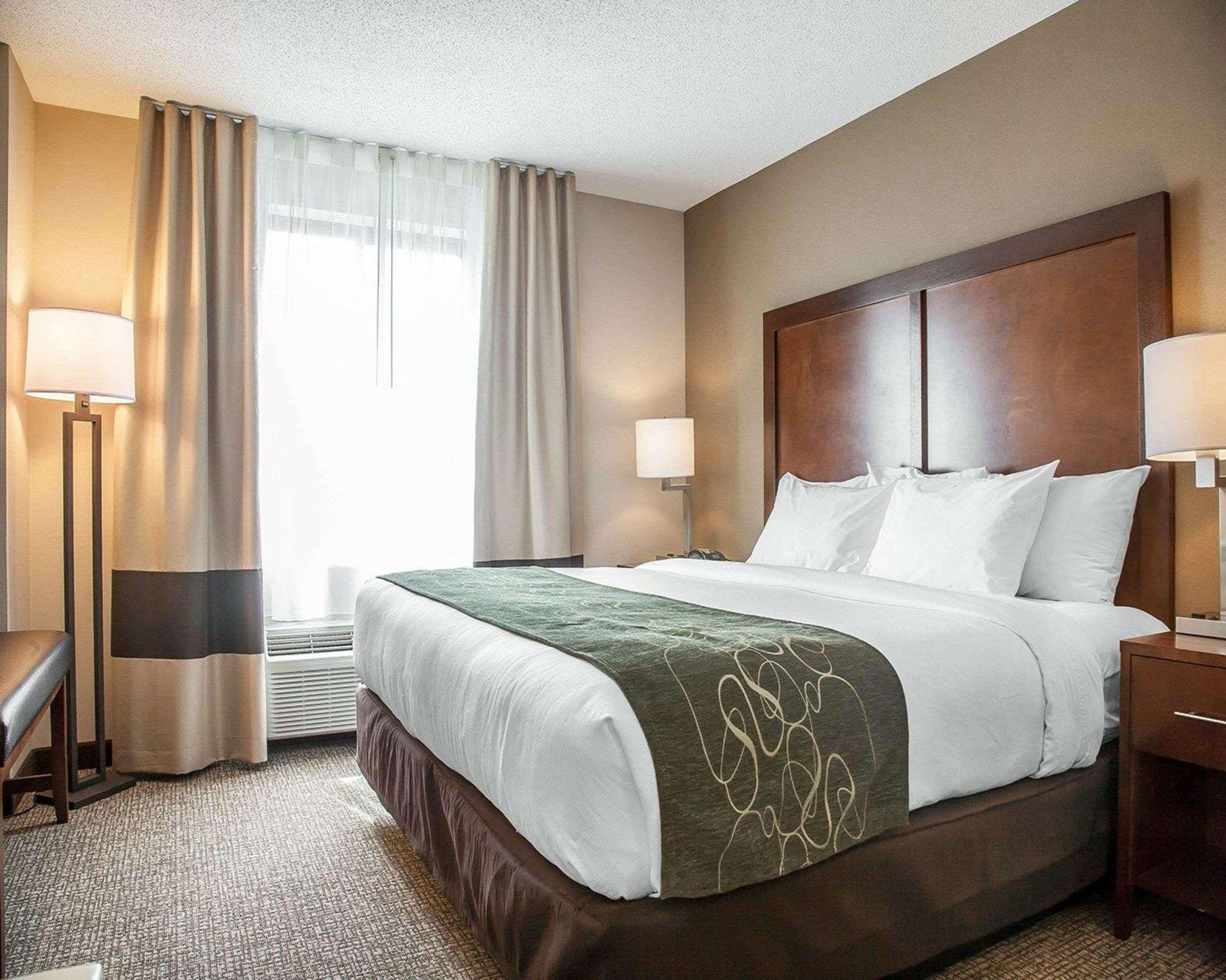 Comfort Suites West Warwick - Providence Exterior foto